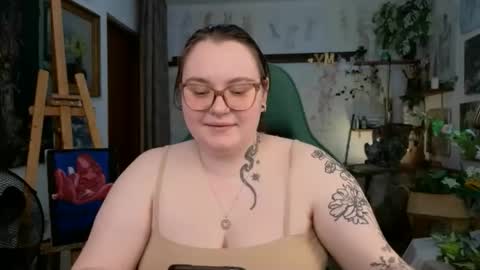 Snapshot of catherineclaire chatting on 05/09/26, 12:43 catherineclaire online show from 05/09/26, 12:43