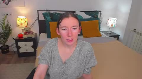 Snapshot of catherinewalls chatting on 12/02/24, 07:36 Catrin online show from 12/02/24, 07:36