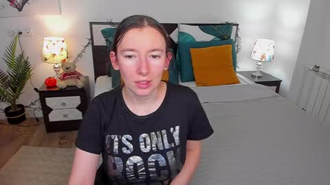 Snapshot of catherinewalls chatting on 12/05/24, 02:31 Catrin online show from 12/05/24, 02:31