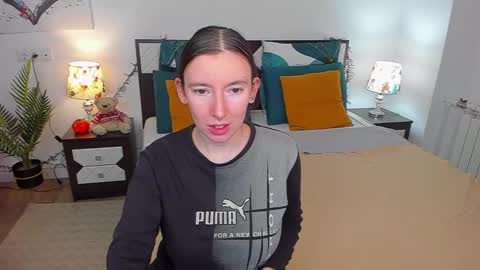 Snapshot of catherinewalls chatting on 12/09/24, 04:23 Catrin online show from 12/09/24, 04:23