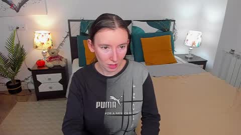 Snapshot of catherinewalls chatting on 12/09/24, 10:32 Catrin online show from 12/09/24, 10:32