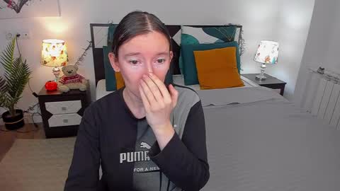 Snapshot of catherinewalls chatting on 12/10/24, 02:05 Catrin online show from 12/10/24, 02:05