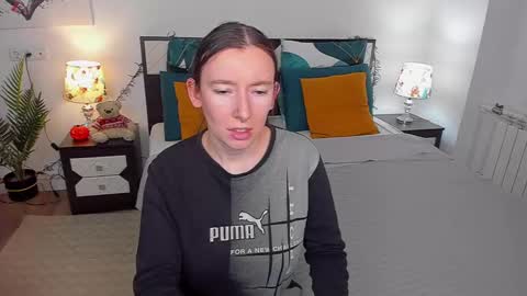 Snapshot of catherinewalls chatting on 12/10/24, 05:07 Catrin online show from 12/10/24, 05:07