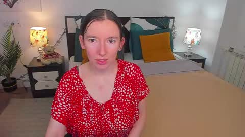 Snapshot of catherinewalls chatting on 12/14/24, 02:45 Catrin online show from 12/14/24, 02:45