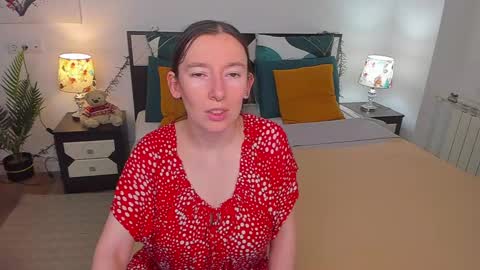 Snapshot of catherinewalls chatting on 12/14/24, 08:56 Catrin online show from 12/14/24, 08:56