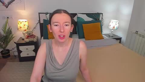 Snapshot of catherinewalls chatting on 12/19/24, 02:34 Catrin online show from 12/19/24, 02:34