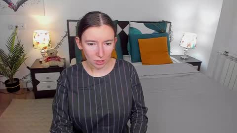 Snapshot of catherinewalls chatting on 12/23/24, 09:49 Catrin online show from 12/23/24, 09:49