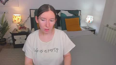 Snapshot of catherinewalls chatting on 12/24/24, 01:59 Catrin online show from 12/24/24, 01:59