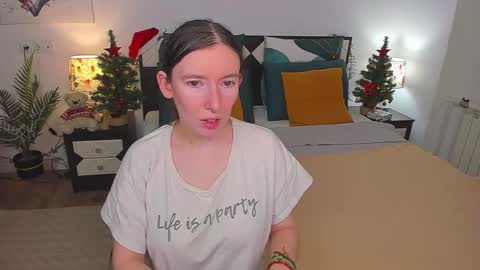 Snapshot of catherinewalls chatting on 01/06/25, 02:15 Catrin online show from 01/06/25, 02:15