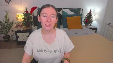 Snapshot of catherinewalls chatting on 01/06/25, 08:46 Catrin online show from 01/06/25, 08:46