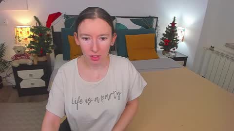 Snapshot of catherinewalls chatting on 01/25/25, 06:23 Catrin online show from 01/25/25, 06:23