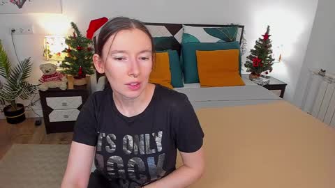 Snapshot of catherinewalls chatting on 02/02/25, 05:53 Catrin online show from 02/02/25, 05:53