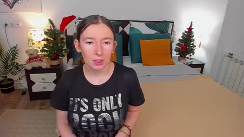 Snapshot of catherinewalls chatting on 02/04/25, 04:26 Catrin online show from 02/04/25, 04:26