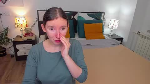 Snapshot of catherinewalls chatting on 02/06/25, 01:49 Catrin online show from 02/06/25, 01:49