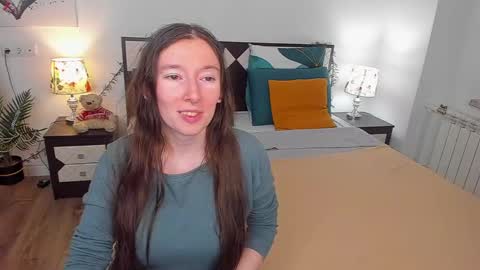 Snapshot of catherinewalls chatting on 02/08/25, 06:12 Catrin online show from 02/08/25, 06:12