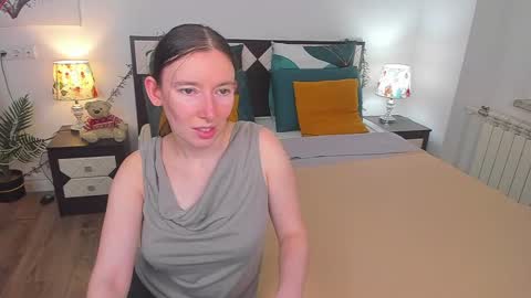 Snapshot of catherinewalls chatting on 02/12/25, 08:49 Catrin online show from 02/12/25, 08:49