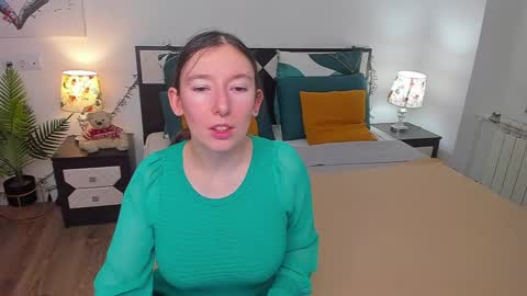 Snapshot of catherinewalls chatting on 03/02/25, 10:03 Catrin online show from 03/02/25, 10:03