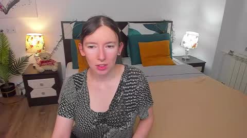 Snapshot of catherinewalls chatting on 03/12/25, 05:24 Catrin online show from 03/12/25, 05:24