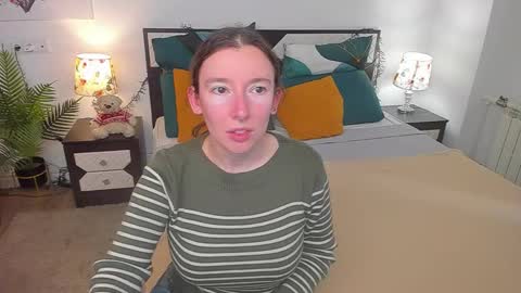 Snapshot of catherinewalls chatting on 09/11/25, 06:35 Catrin online show from 09/11/25, 06:35