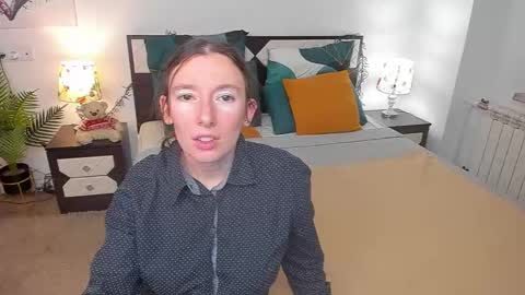 Snapshot of catherinewalls chatting on 09/23/25, 01:08 Catrin online show from 09/23/25, 01:08