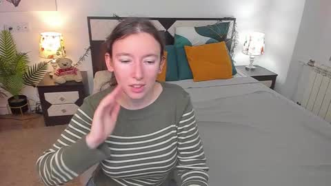 Snapshot of catherinewalls chatting on 10/02/25, 07:37 Catrin online show from 10/02/25, 07:37