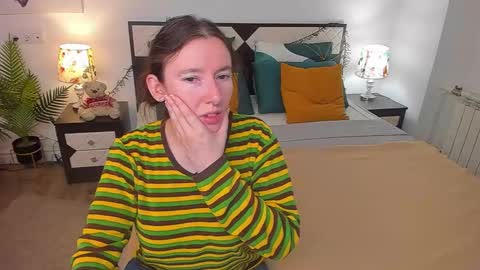 Snapshot of catherinewalls chatting on 10/06/25, 07:06 Catrin online show from 10/06/25, 07:06