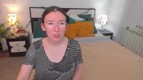 Snapshot of catherinewalls chatting on 10/12/25, 07:29 Catrin online show from 10/12/25, 07:29