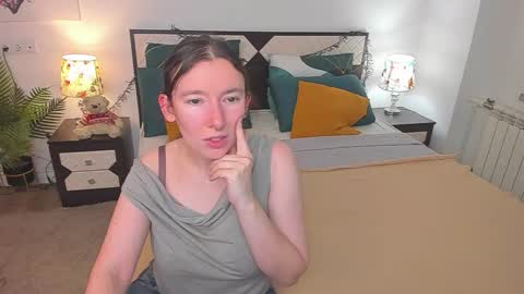 Snapshot of catherinewalls chatting on 10/15/25, 08:14 Catrin online show from 10/15/25, 08:14