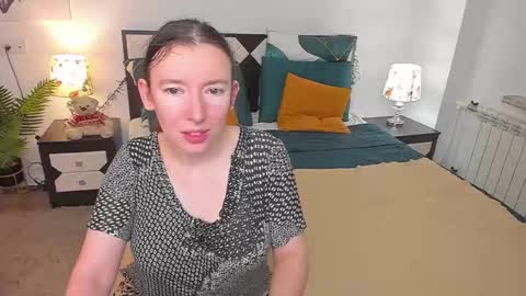 Snapshot of catherinewalls chatting on 11/11/25, 02:22 Catrin online show from 11/11/25, 02:22