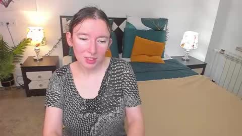 Snapshot of catherinewalls chatting on 11/12/25, 07:31 Catrin online show from 11/12/25, 07:31