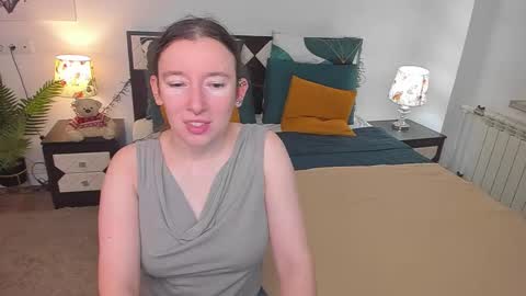 Snapshot of catherinewalls chatting on 11/14/25, 07:07 Catrin online show from 11/14/25, 07:07