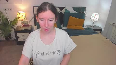 Snapshot of catherinewalls chatting on 11/16/25, 07:14 Catrin online show from 11/16/25, 07:14