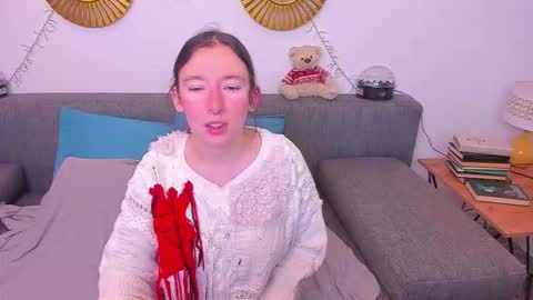 Snapshot of catherinewalls chatting on 11/24/25, 10:53 Catrin online show from 11/24/25, 10:53