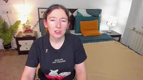 Snapshot of catherinewalls chatting on 11/27/25, 07:10 Catrin online show from 11/27/25, 07:10