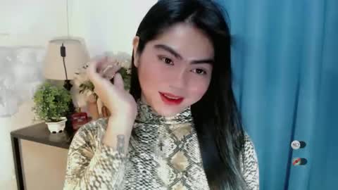 Snapshot of cathy_ho chatting on 12/14/24, 12:44 cathy_ho online show from 12/14/24, 12:44