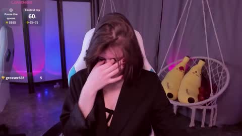 Snapshot of cathybarnes chatting on 11/13/25, 04:33 cathybarnes online show from 11/13/25, 04:33