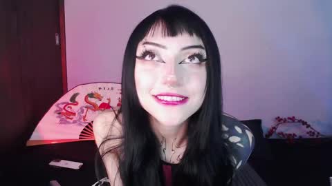 Snapshot of cati_petite chatting on 01/09/25, 04:52 Cati help me reach my goal of 100 thumbs up again 3 online show from 01/09/25, 04:52