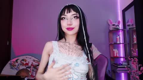 Snapshot of cati_petite chatting on 01/26/25, 03:38 Cati help me reach my goal of 100 thumbs up again 3 online show from 01/26/25, 03:38