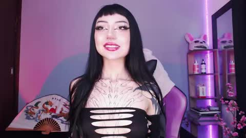 Snapshot of cati_petite chatting on 02/19/25, 04:12 Cati help me reach my goal of 100 thumbs up again 3 online show from 02/19/25, 04:12