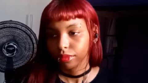 Snapshot of catinahernadez chatting on 02/18/26, 04:58 Emily online show from 02/18/26, 04:58