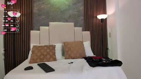 catiusca_reyes_03 online show from 01/14/26, 11:49