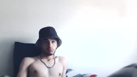 Snapshot of catt066 chatting on 12/26/24, 03:31 Gato2055 online show from 12/26/24, 03:31