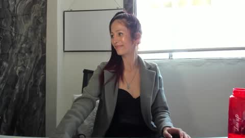 Snapshot of catt_evans1 chatting on 12/11/24, 09:45 CATT EVANS online show from 12/11/24, 09:45