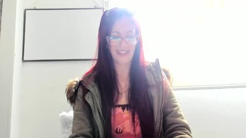 Snapshot of catt_evans1 chatting on 01/02/25, 07:29 CATT EVANS online show from 01/02/25, 07:29