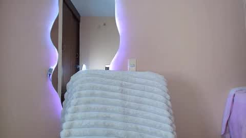 Cattleya online show from 11/16/25, 03:56