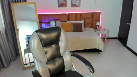 Snapshot of catti_brie_ chatting on 04/24/26, 11:34 catti_brie_ online show from 04/24/26, 11:34