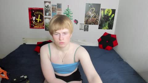 cattie_w_ online show from 04/04/26, 01:15