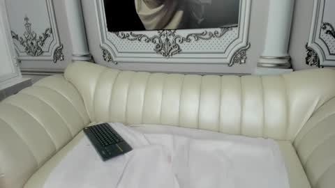 Snapshot of catty_dolldaddy chatting on 02/18/25, 06:04 catty online show from 02/18/25, 06:04