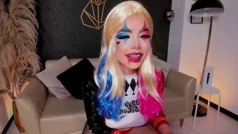 catvalentinee_ online show from 10/30/25, 08:38