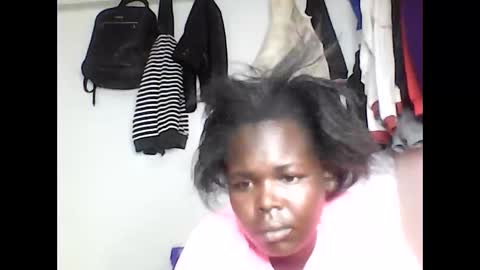 Snapshot of cavy_sweet chatting on 04/04/26, 06:44 Mecy online show from 04/04/26, 06:44